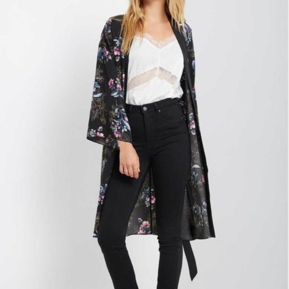 Belted Floral Kimono - Picture 6 of 8